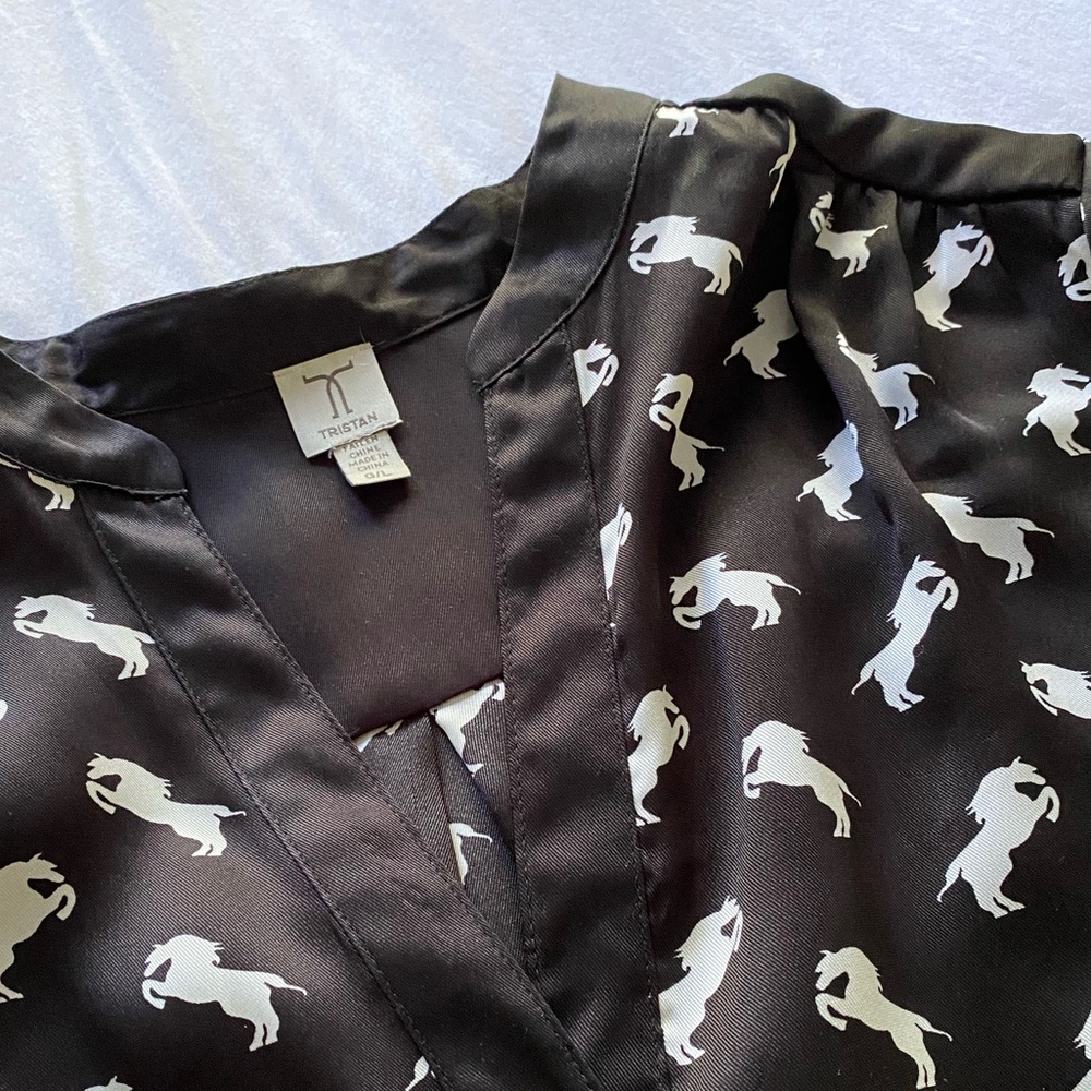 🍒 3 for $10 sale 🍒 Tristan horse print tunic